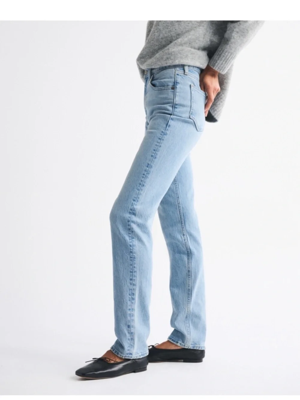 Abercrombie & Fitch The 90s Straight Ultra High Rise Women's Jean - Picture 2 of 5